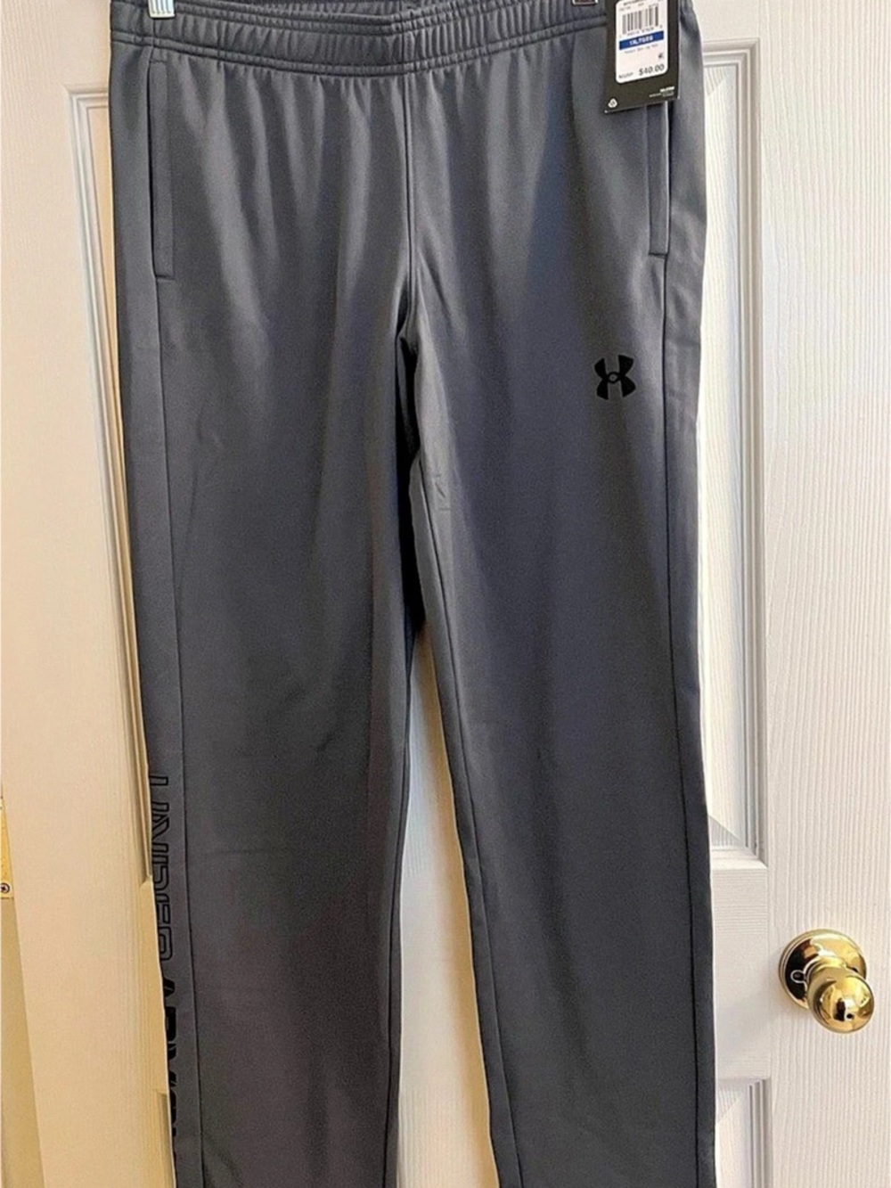 Under Armour Boys Pennant Open Leg Pant Boys XL Gray NWT